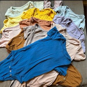 Kyte baby short sleeve bodysuit bundle. PLAY